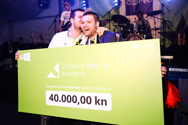 Uređaj za treniranje pasa pobjednik Software Startup Academy