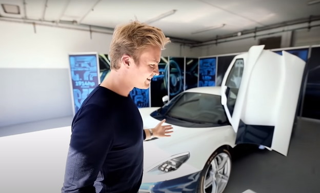 VIDEO: Prvak Formule 1 kupio Rimčev hiperautomobil