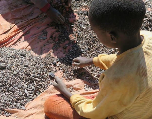 Djeca u Kongu kopaju kobalt za naše telefone