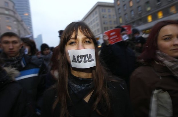 Poljaci na ulicama protiv ACTA sporazuma
