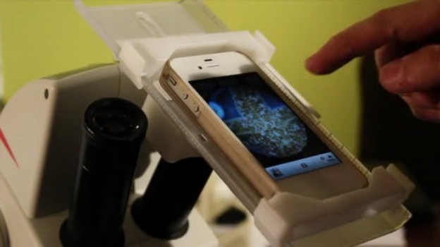 Adapter za spajanje pametnog telefona s mikroskopom