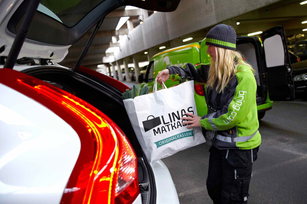VIDEO: "Digitalna" dostava hrane u Volvo automobile