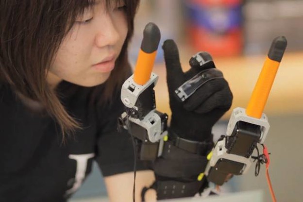 VIDEO: Dva dodatna robotska prsta