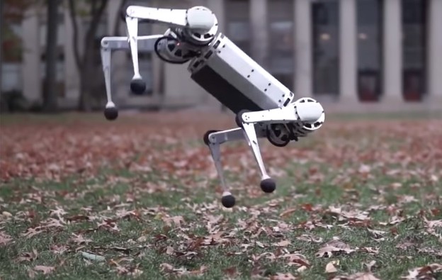 VIDEO: Kako je robot naučio raditi salto