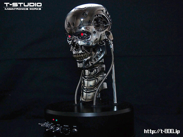 VIDEO: Kupite robotizirano poprsje Terminatora