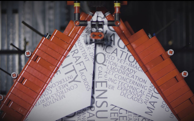 VIDEO: LEGO robot izrađuje papirnati avion