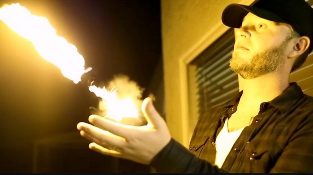 VIDEO: Narukvica ispaljuje vatrene lopte