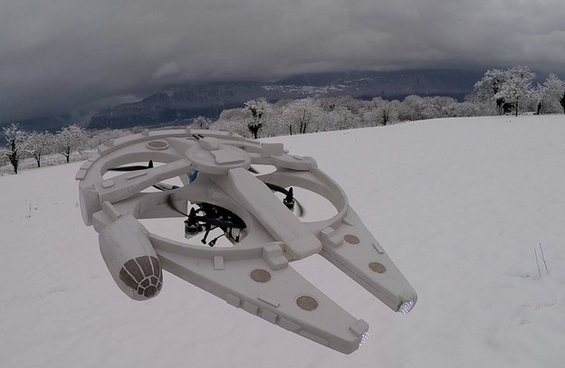VIDEO: Pretvorite quadcopter u Millenium Falcon VIDEO: Pretvorite quadcopter u Millenium Falcon
