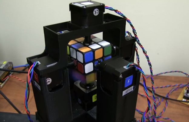VIDEO: Robot rješava Rubikovu kocku za 1,047 sekundi