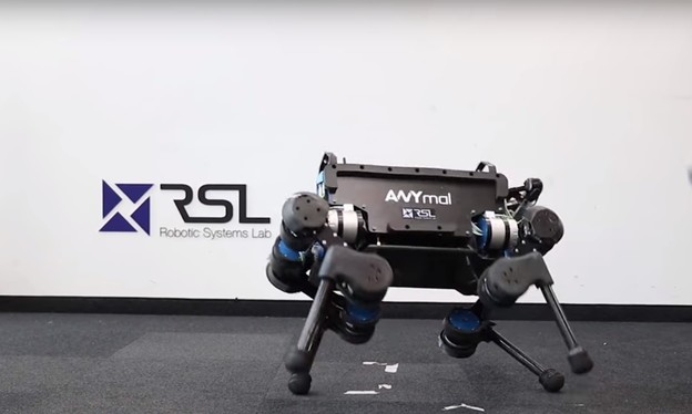 VIDEO: Robot se sam uspravlja pomoću neuralne mreže