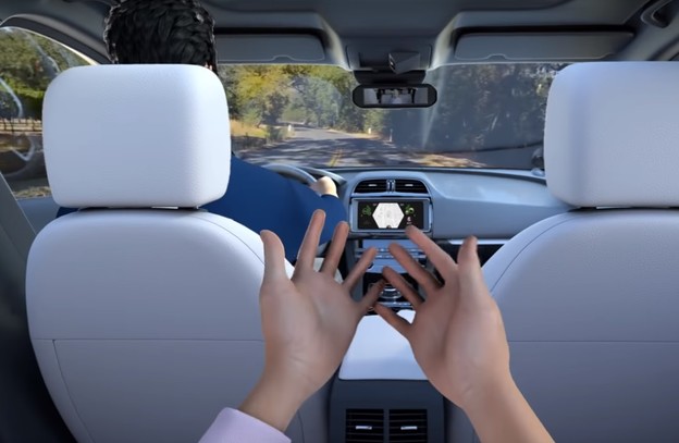 VIDEO: Roditelj nadzire vozača VR naočalama