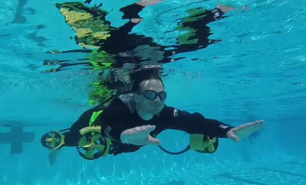 VIDEO: YouTuberi napravili podvodni jetpack