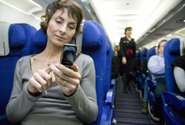 Zbog čega treba isključiti mobitel u zrakoplovu