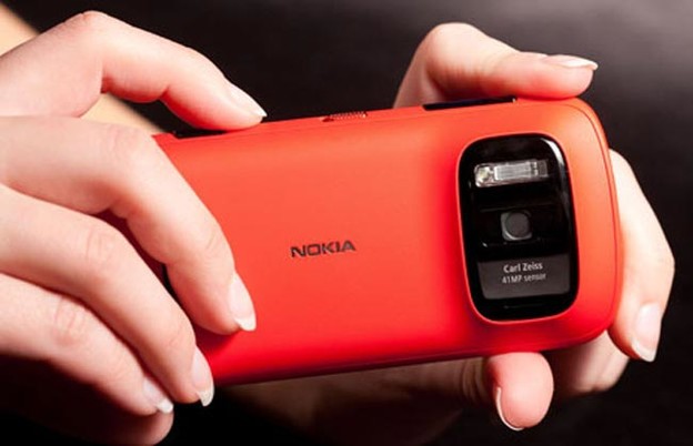 Nokia lansira PureView Lumia Windows telefon EOS