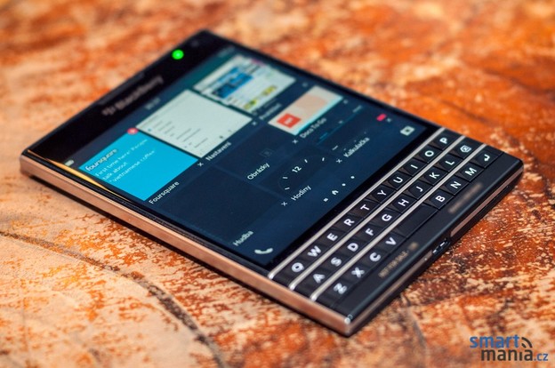 Nove procurjele slike BlackBerry Passport telefona