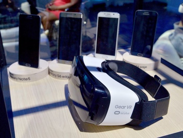 Predstavljen potrošački model Samsung Gear VR headseta