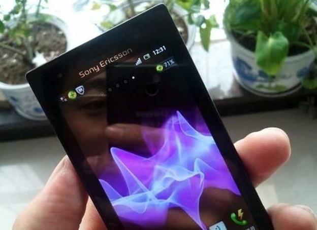 Prva slika Sony Ericsson ST25i mobitela