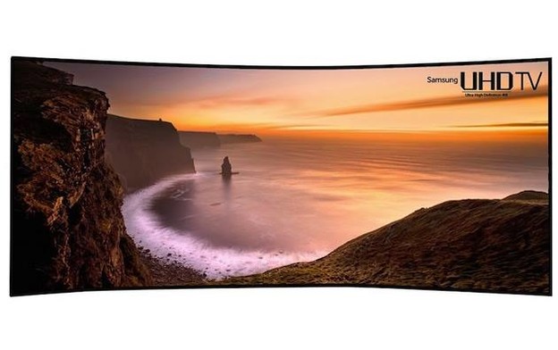 Samsungov zakrivljeni 105-inčni UHD TV odgovor