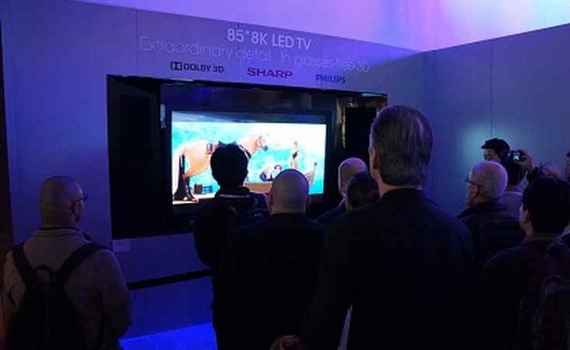 Sharpov 8K 85-inčni 3D TV