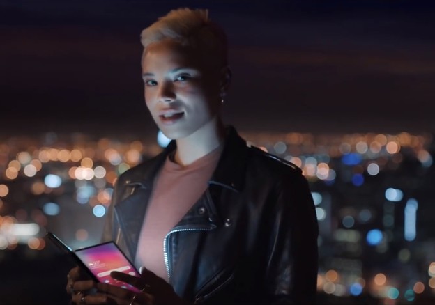 VIDEO: Samsungov novi video sa savitljivim telefonom