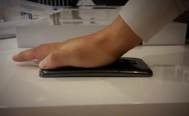 VIDEO: Zakrivljeni G Flex je doista fleksibilan VIDEO: Zakrivljeni G Flex je doista fleksibilan