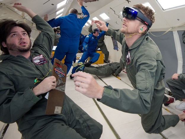 VIDEO: NASA lansira HoloLens u svemir VIDEO: NASA lansira HoloLens u svemir