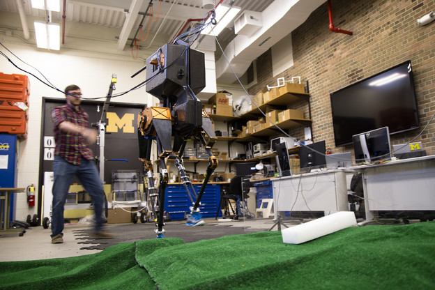 VIDEO: Algoritmi robotu omogućuju hodanje svakim terenom