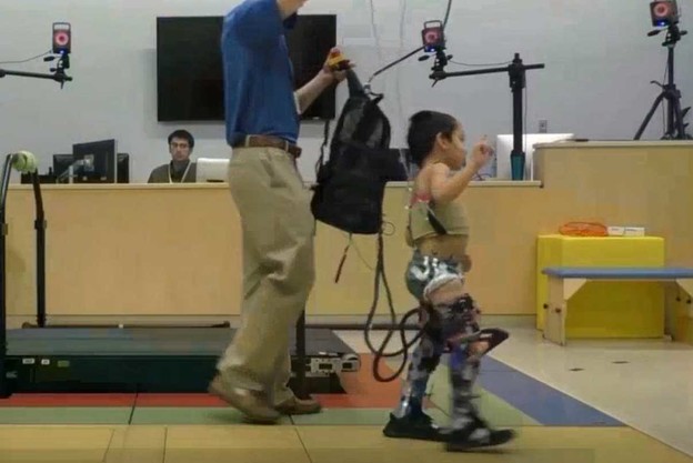 VIDEO: Robotski egzoskeletoni u terapiji cerebralne paralize VIDEO: Robotski egzoskeletoni u terapiji cerebralne paralize