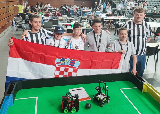 7 hrvatskih robotskih timova okrunjeno medaljama 7 hrvatskih robotskih timova okrunjeno medaljama