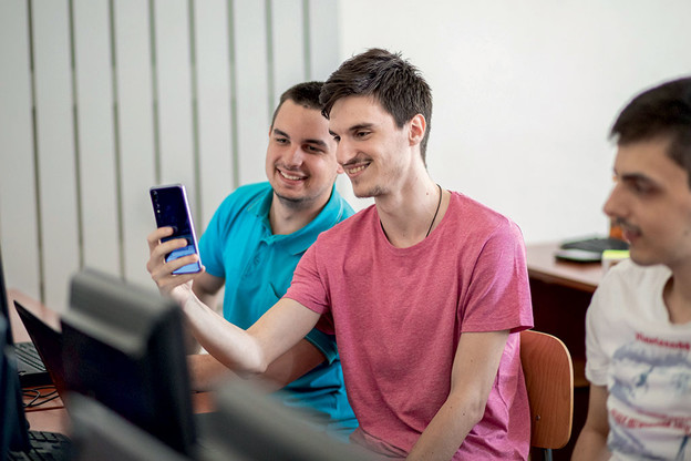 Huawei flagship polaže ispit kod studenata Huawei flagship polaže ispit kod studenata