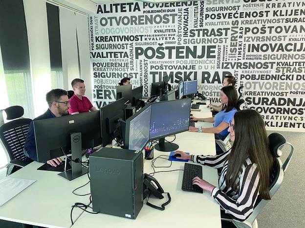 Programeri i inženjeri za razvoj naprednih javnih usluga Programeri i inženjeri za razvoj naprednih javnih usluga