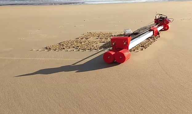 VIDEO: Robot koji crta po pijesku