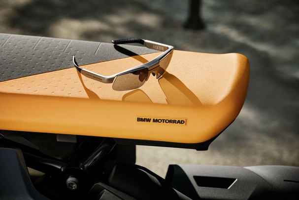 bmw-motorrad-smart-glasses-00-1 bmw-motorrad-smart-glasses-00-1