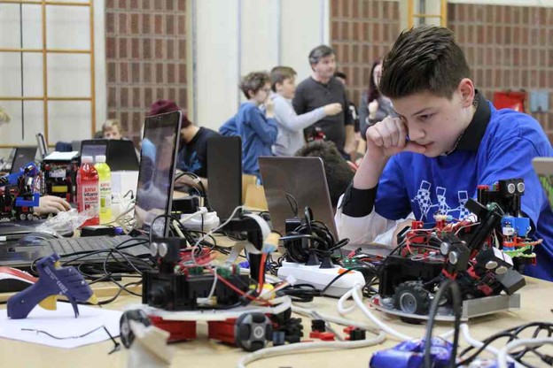 170 natjecatelja na međunarodnom kupu mladih robotičara