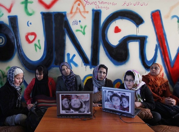 Afganistan: Prvi Internet kafić za žene Afganistan: Prvi Internet kafić za žene