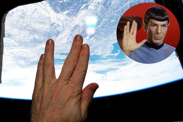 Astronauti šalju posljednji pozdrav Spocku Astronauti šalju posljednji pozdrav Spocku
