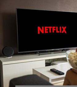 Dolazi jeftini ili besplatni Netflix s oglasima