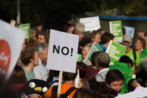 Facebook bana proteste protiv karantene