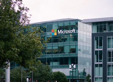 Microsoft otpušta ljude zbog investiranja u AI