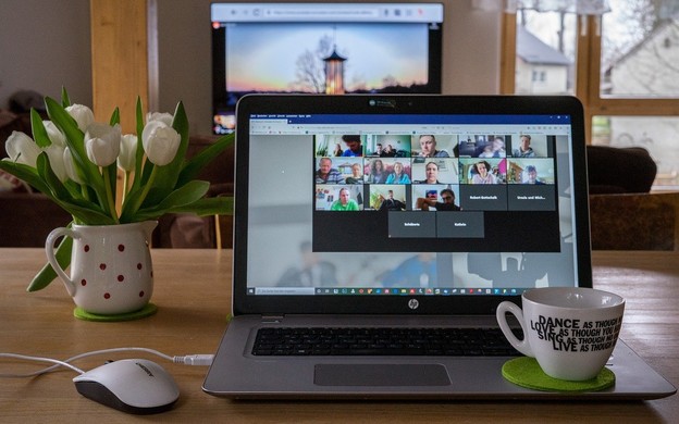 Rekordni broj online sastanaka u jednom danu Rekordni broj online sastanaka u jednom danu