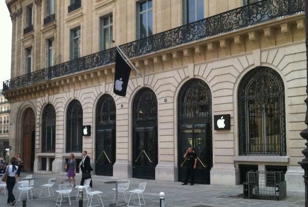 U novogodišnjoj noći oružjem orobljen pariški Apple Store U novogodišnjoj noći oružjem orobljen pariški Apple Store