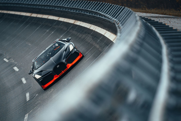 Bugatti W16 Mistral je najbrži automobil s otvorenim krovom Bugatti W16 Mistral je najbrži automobil s otvorenim krovom