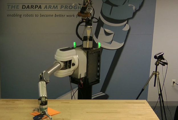DARPA ARM: Robot recepcionar