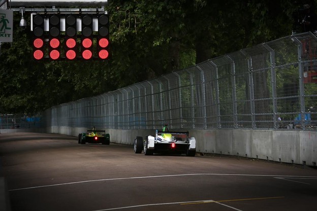 Formula E pokreće utrke robota Formula E pokreće utrke robota
