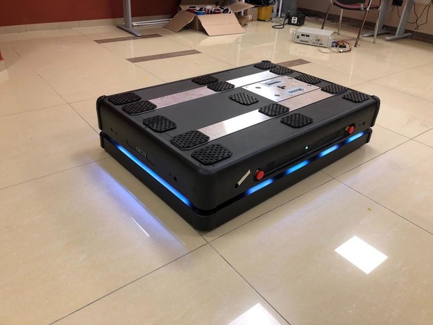 Hrvatski autonomni robot nosi 800 kg tereta Hrvatski autonomni robot nosi 800 kg tereta