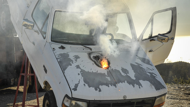 Laserski top zaustavlja automobil na 1,6 km udaljenosti Laserski top zaustavlja automobil na 1,6 km udaljenosti