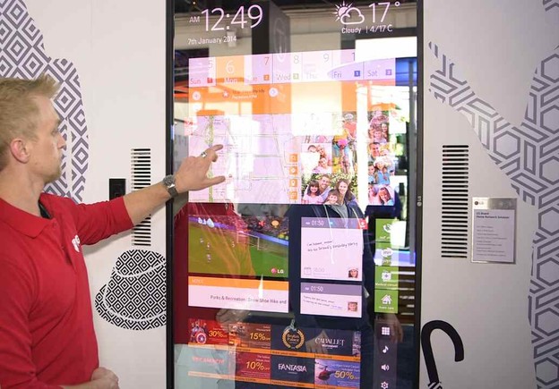 LG-ev 55-inčni ekran je ujedno i ogledalo LG-ev 55-inčni ekran je ujedno i ogledalo