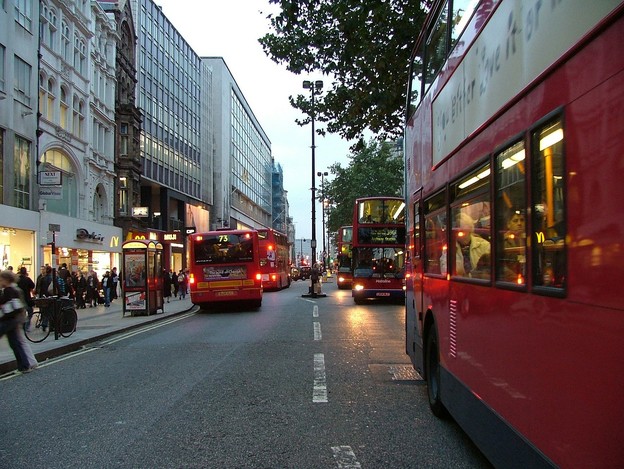 London započinje testirati bežično punjenje za e-buseve
