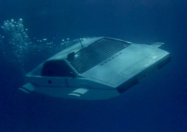 Musk želi napraviti Bondov automobil-podmornicu