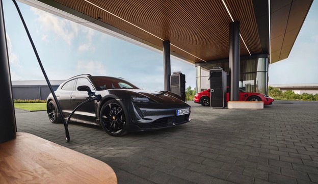 Porsche pokreće svoju mrežu punionica u Europi Porsche pokreće svoju mrežu punionica u Europi